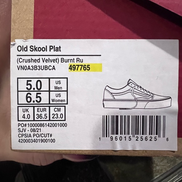 COPY - Vans platform velvet shoes. Brand new still in the box. Size 6.5 in wome… - Picture 5 of 6